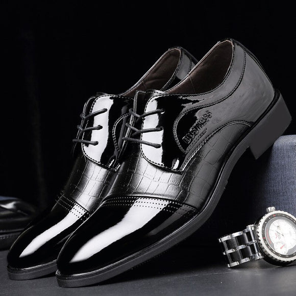 Luxurious Brand Patent Leather Men Oxfords Men Flats Formal Shoes